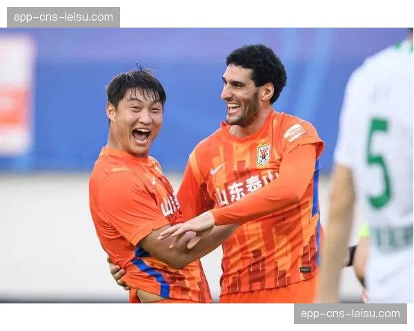 “官方：沧州雄狮主帅肇俊哲因个人原因辞职，赵宏略暂代主帅职务”