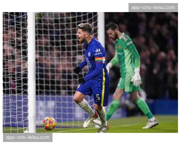 切尔西训练课重点演练禁区前沿配合，波切蒂诺强调最后一传